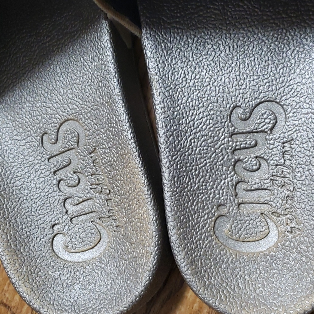 Sun'z out bun'z out Circus by Sam Edelman slides - Picture 7 of 11